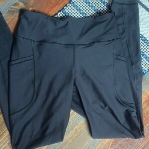 OLD NAVY Active Powersoft Go-Dry Legging NWOT Size M Pockets